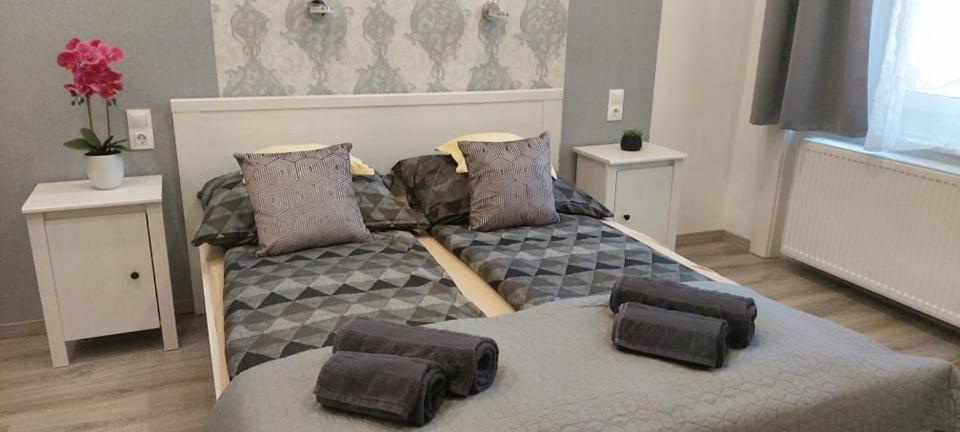 Pompar Belvarosi Apartman Szeged Bagian luar foto