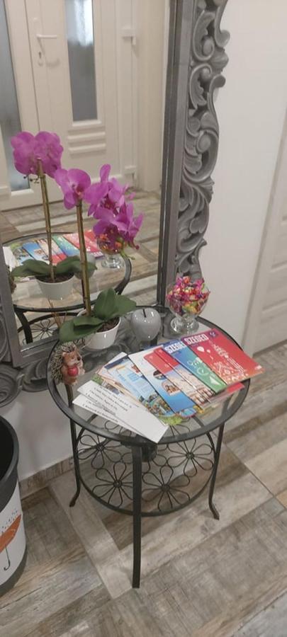 Pompar Belvarosi Apartman Szeged Bagian luar foto